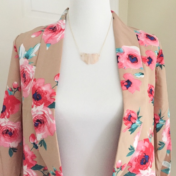 LAST: Large Floral Print Blazer - Picture 8 of 8